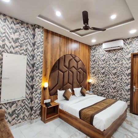 Hotel Gs Amritsar 200 Mtr From Golden Temple Екстериор снимка