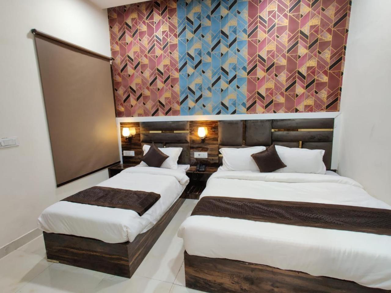 Hotel Gs Amritsar 200 Mtr From Golden Temple Екстериор снимка