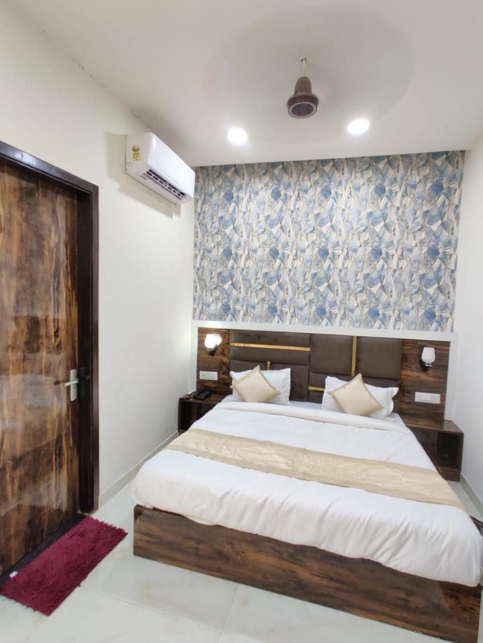 Hotel Gs Amritsar 200 Mtr From Golden Temple Екстериор снимка