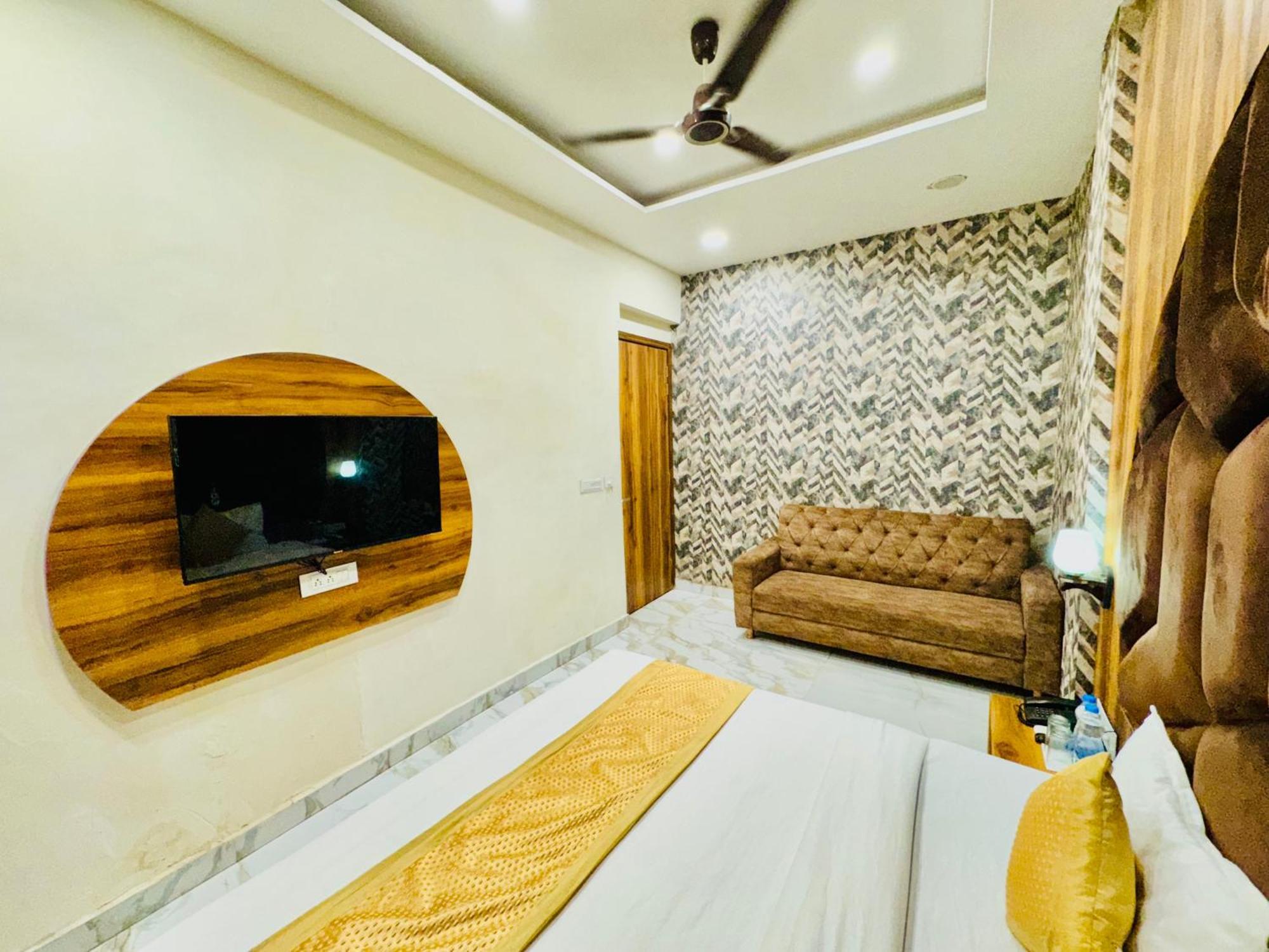 Hotel Gs Amritsar 200 Mtr From Golden Temple Екстериор снимка