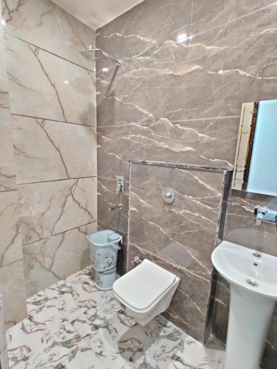Hotel Gs Amritsar 200 Mtr From Golden Temple Екстериор снимка