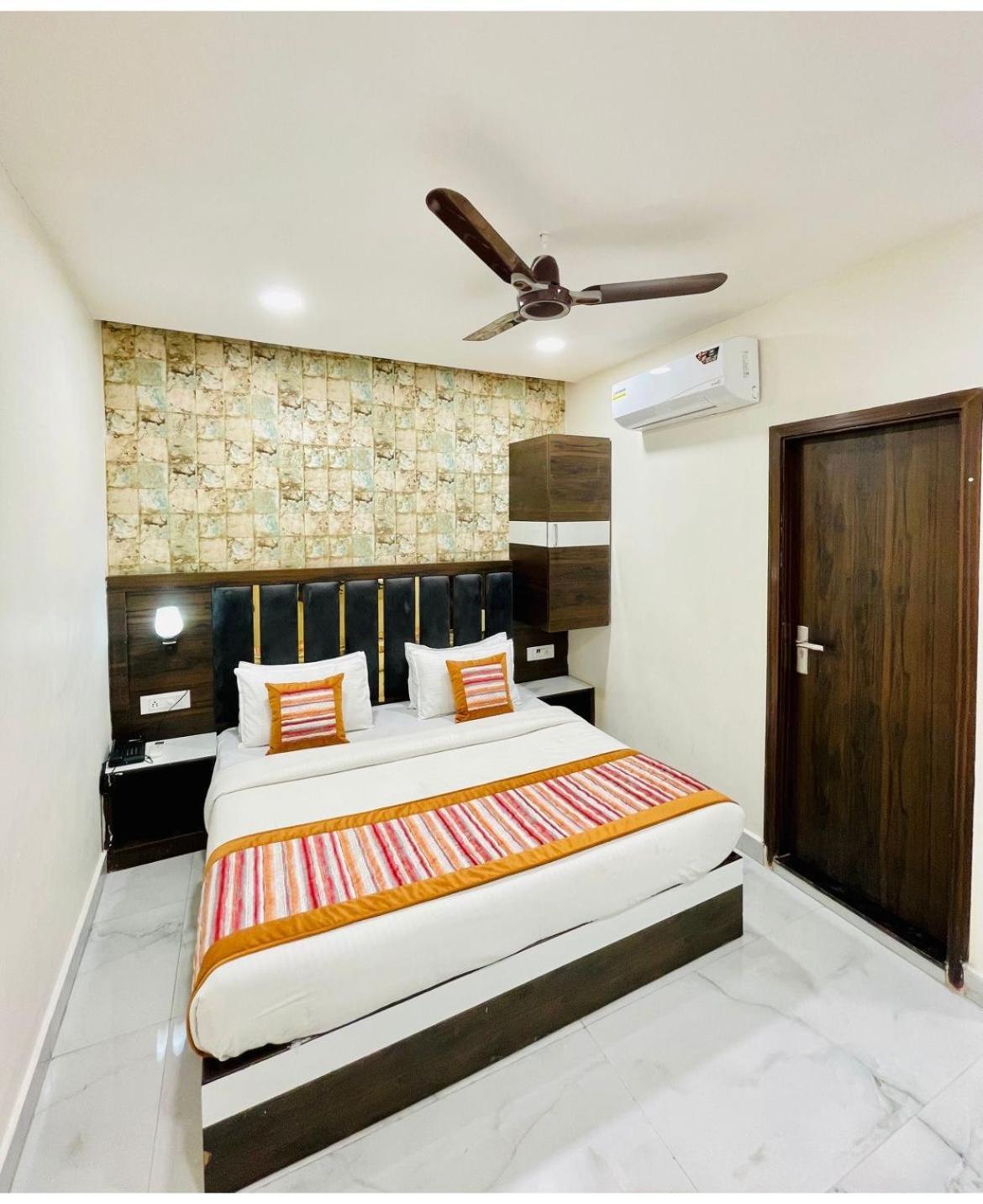Hotel Gs Amritsar 200 Mtr From Golden Temple Екстериор снимка